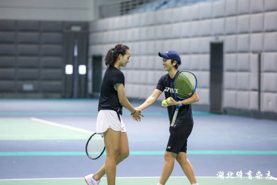 频频撕开对 频频撕开对