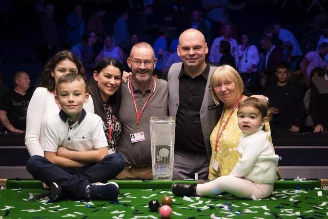 我们谈论 我们谈论